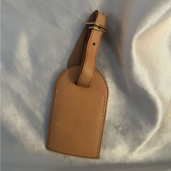 Louis Vuitton travel tag - Picture 2 of 2